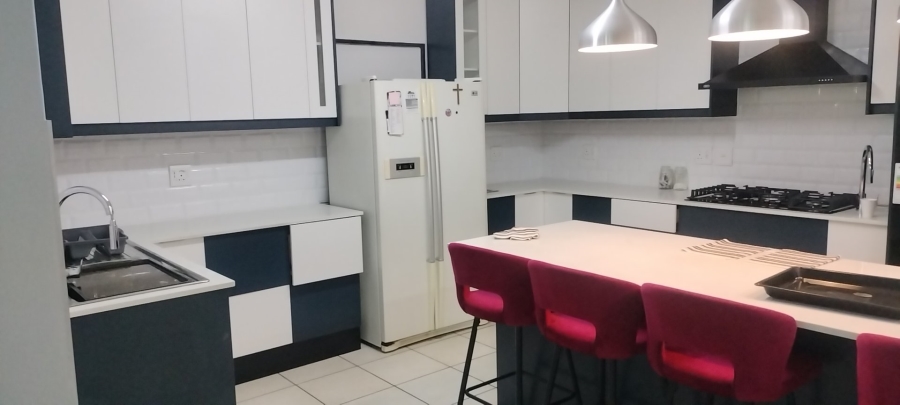 3 Bedroom Property for Sale in Gustrouw Western Cape